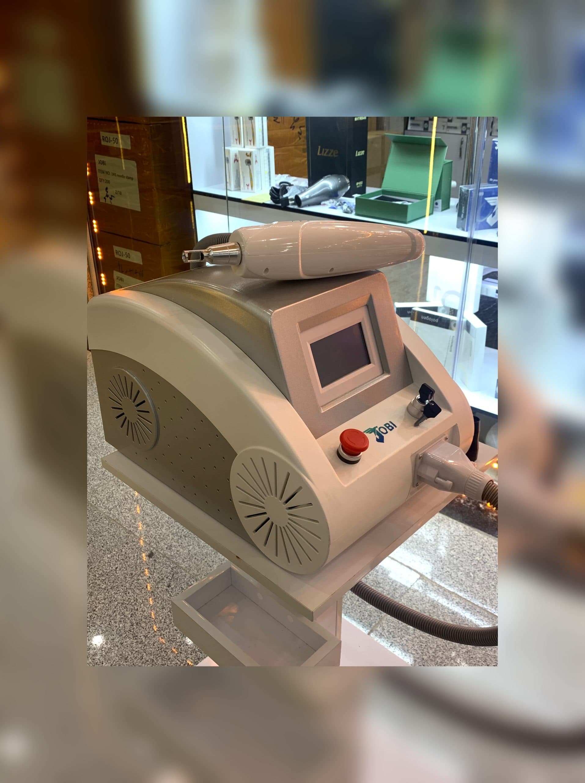 دستگاه لیزر کیوسوئیچ جوبی پاک کننده تاتو Q-Switch j -200 Q Switch Nd Yag Laser jobi Tattoo Removal Machine — تصویر ۳