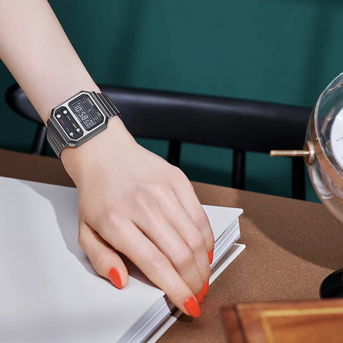 ساعت مچی مردانه زنانه کاسیو CASIO جنرال مدل A100WEGG-1ADF — تصویر ۴