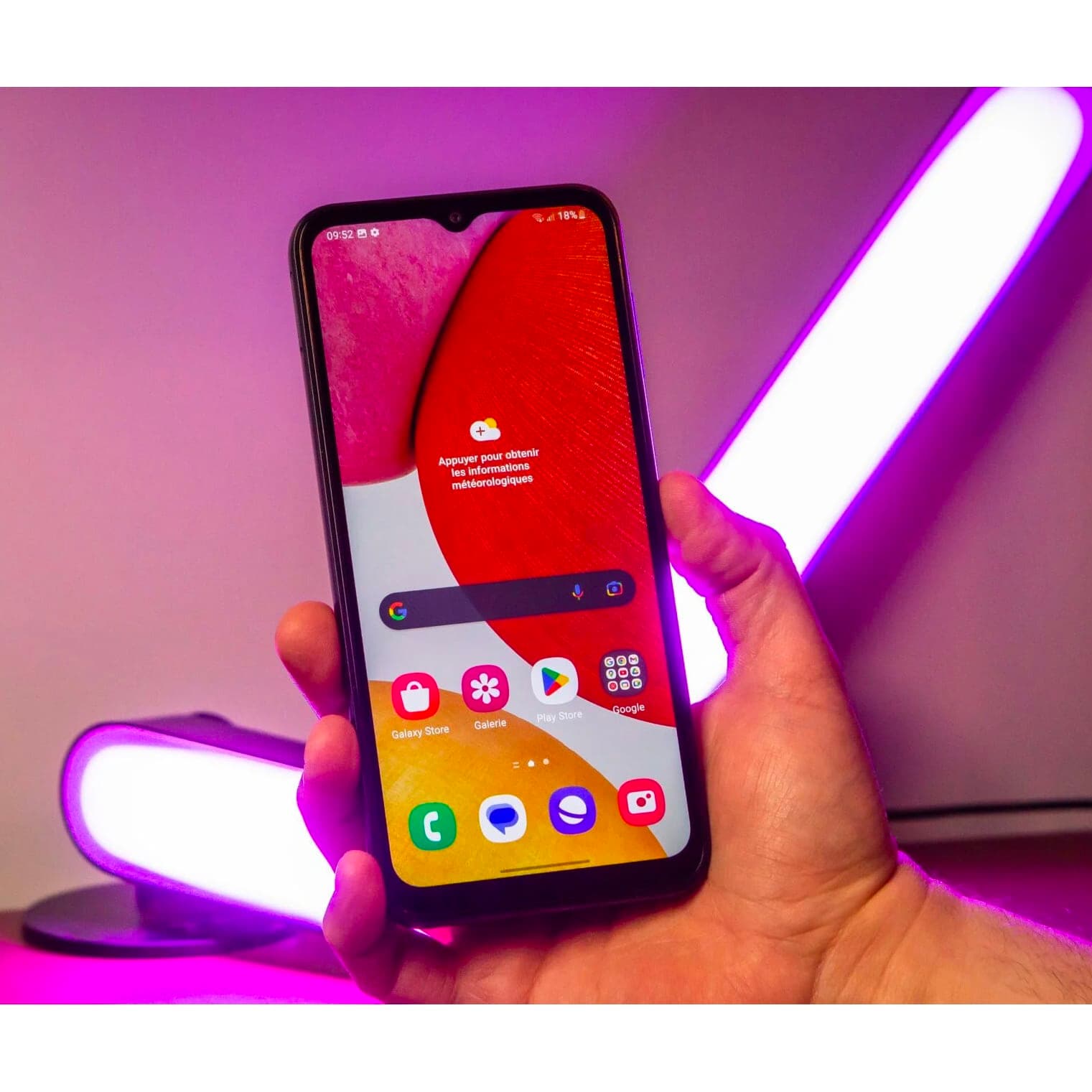گوشی موبایل سامسونگ مدل Galaxy A15 دو سیم کارت ظرفیت 256 گیگابایت و رم 8 گیگابایت به همراه شارژر سامسونگ – ویتنام — تصویر ۳
