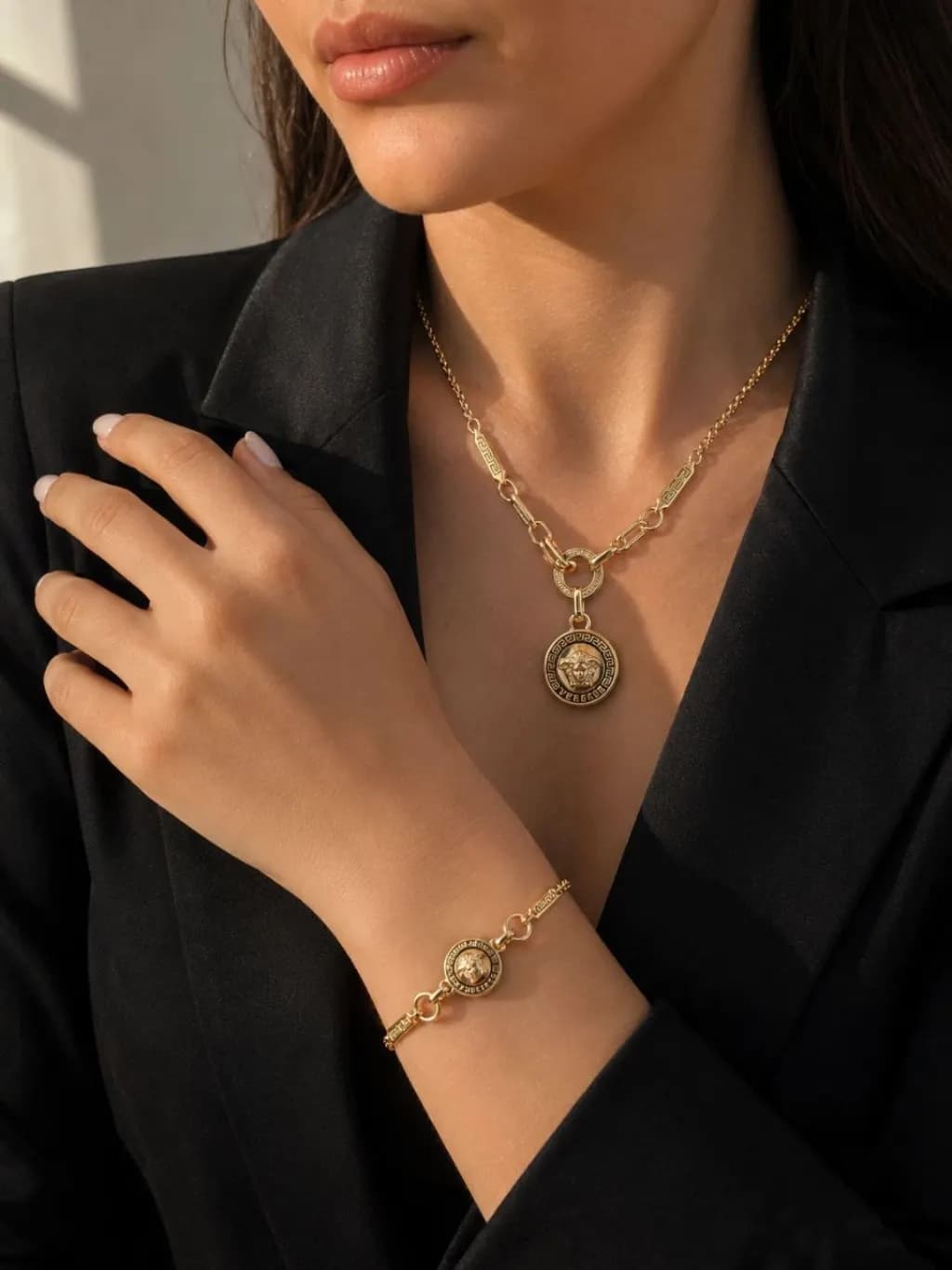 ست زنجیر و دستبند Versace Dream — تصویر ۳