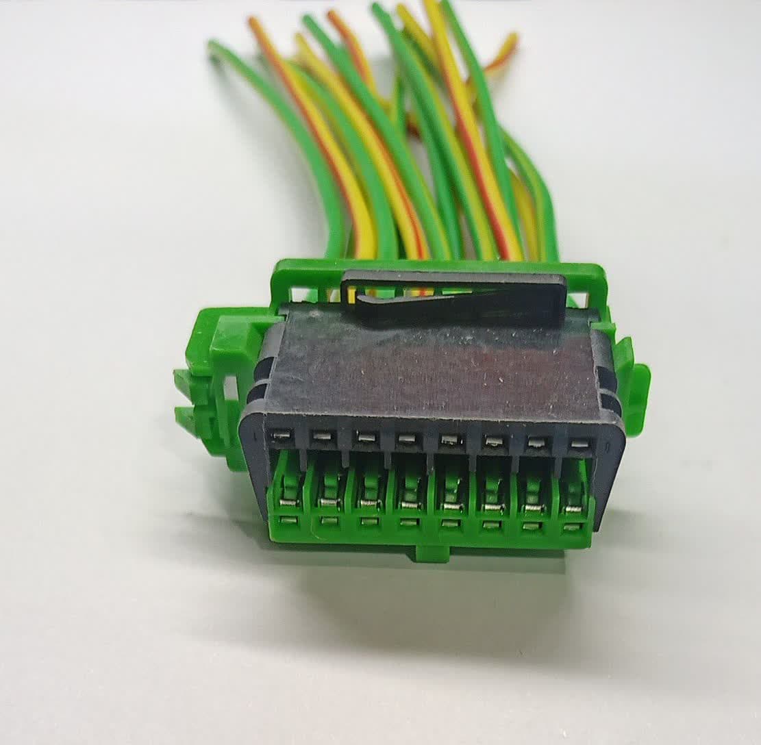 سوکت عیب‌یاب خودرو (کانکتور دیاگ OBD) مناسب اتصال دستگاه دیاگ