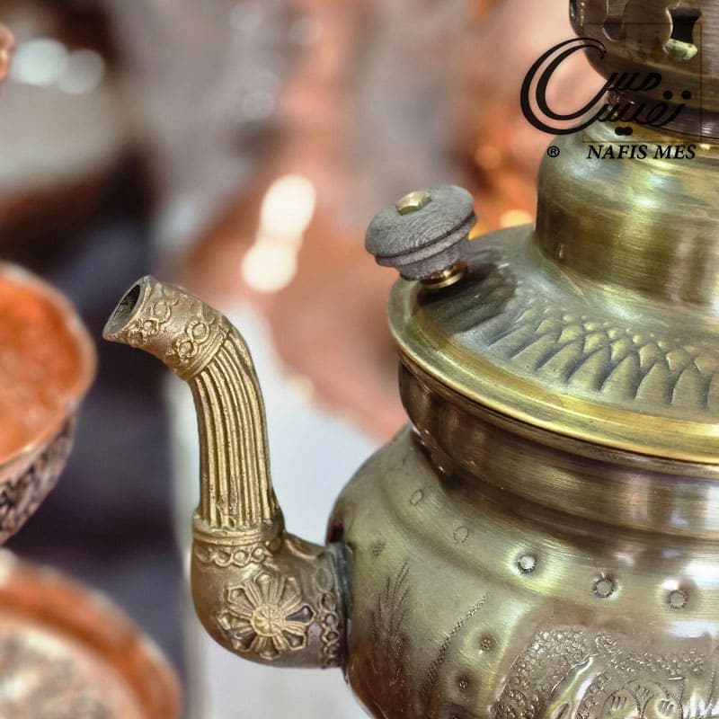کتری شکاری ذغالی برنجی آنتیک طرح عدسی — تصویر ۳
