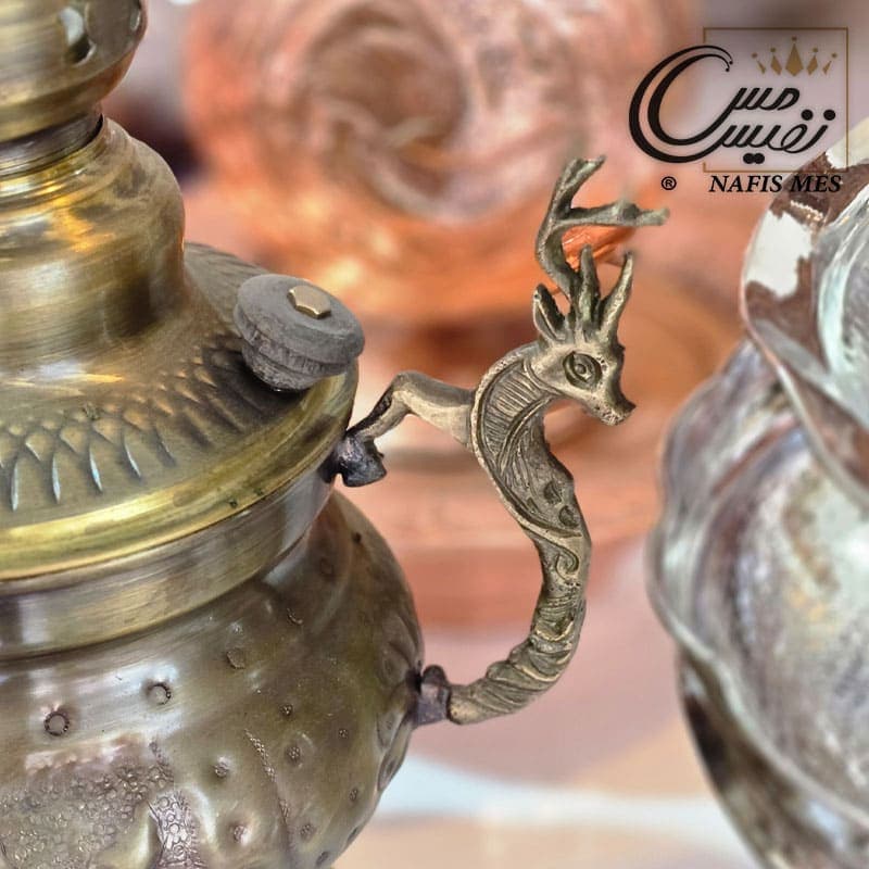 کتری شکاری ذغالی برنجی آنتیک طرح عدسی — تصویر ۲
