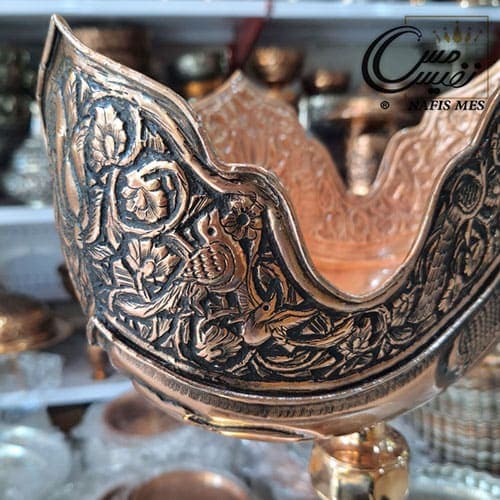 کشکول مسی بزرگ قلم کاری شده مدل گل و مرغ — تصویر ۲