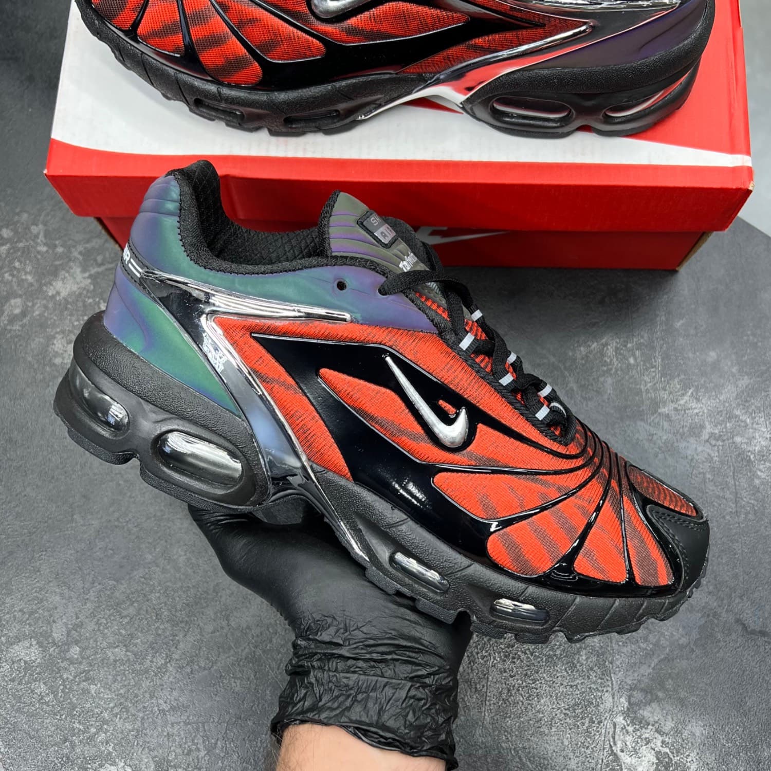 ایرمکس تیل ویند اسکپتا قرمز Air Max Tailwind V X Skepta red