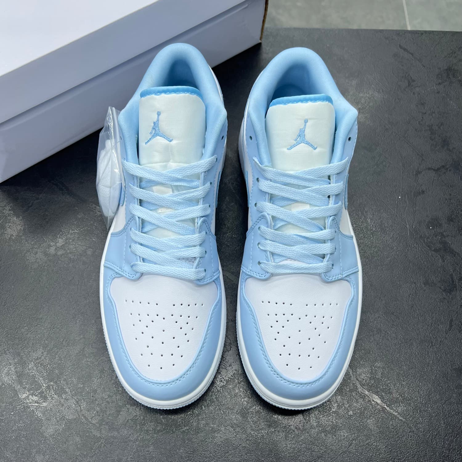 جردن وان لو ایس بلو Air jordan 1 low ice blue — تصویر ۲