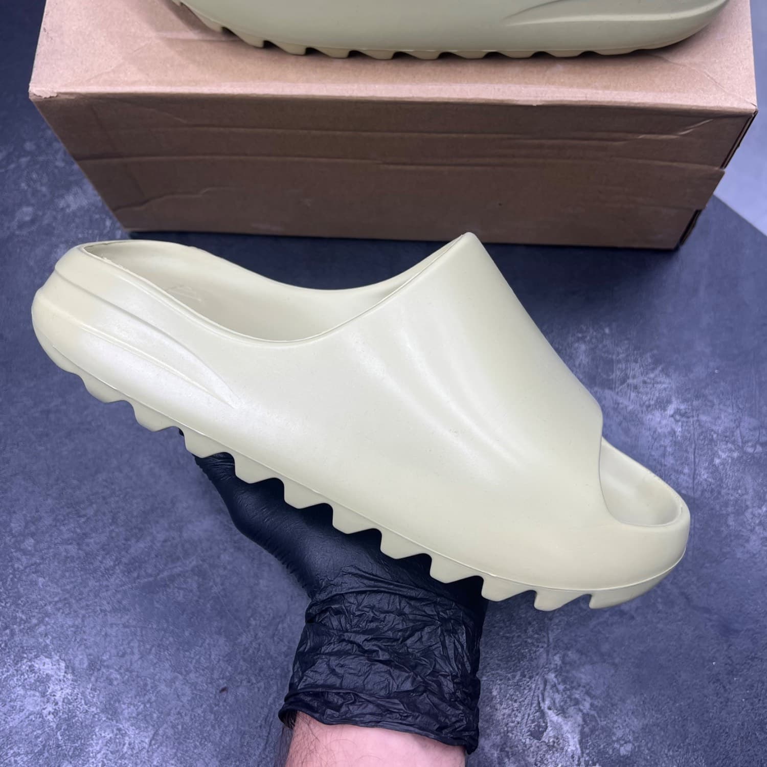 ادیداس ییزی اسلاید پسته ای adidas yeezy slide