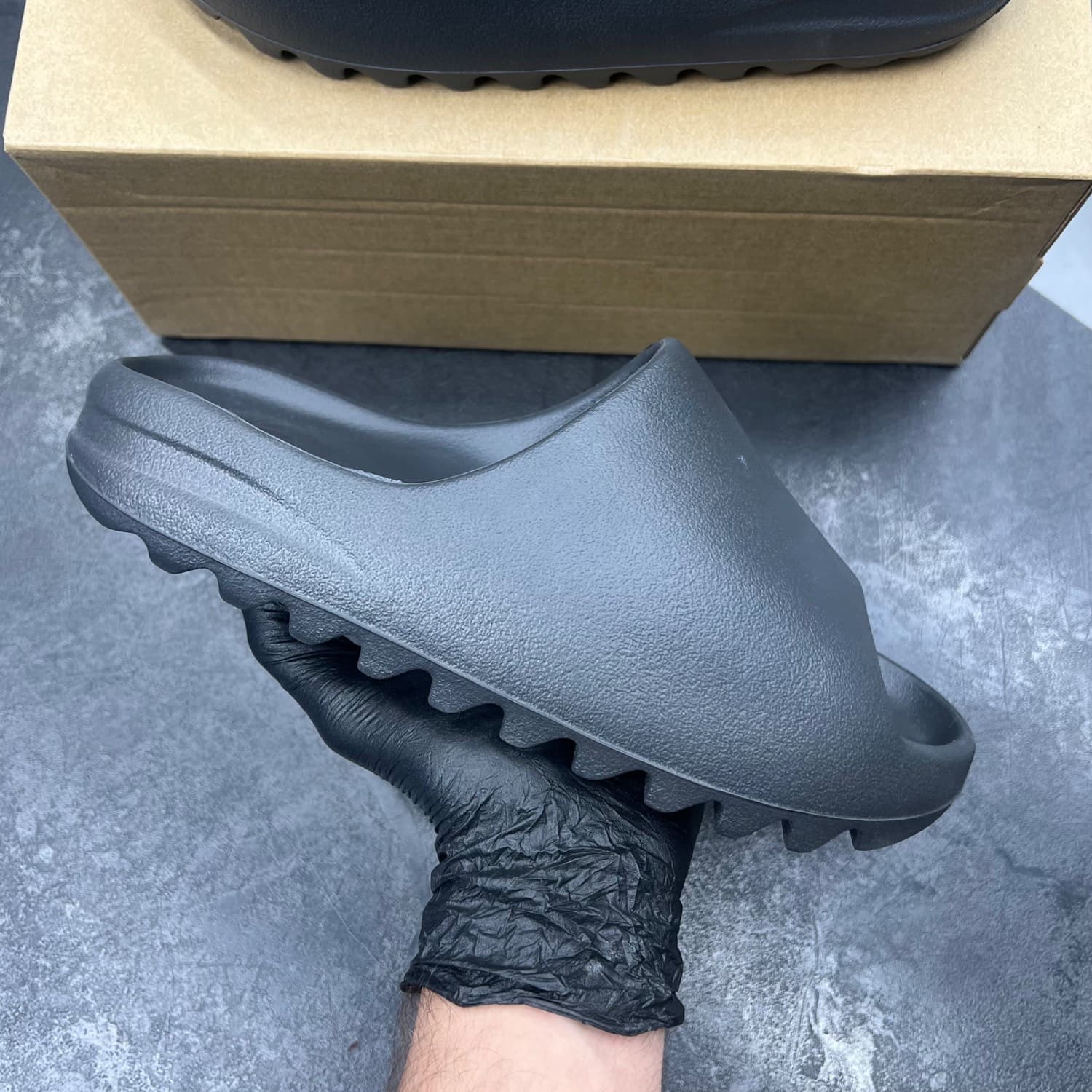 ادیداس ییزی اسلاید مشکی مات adidas yeezy slide