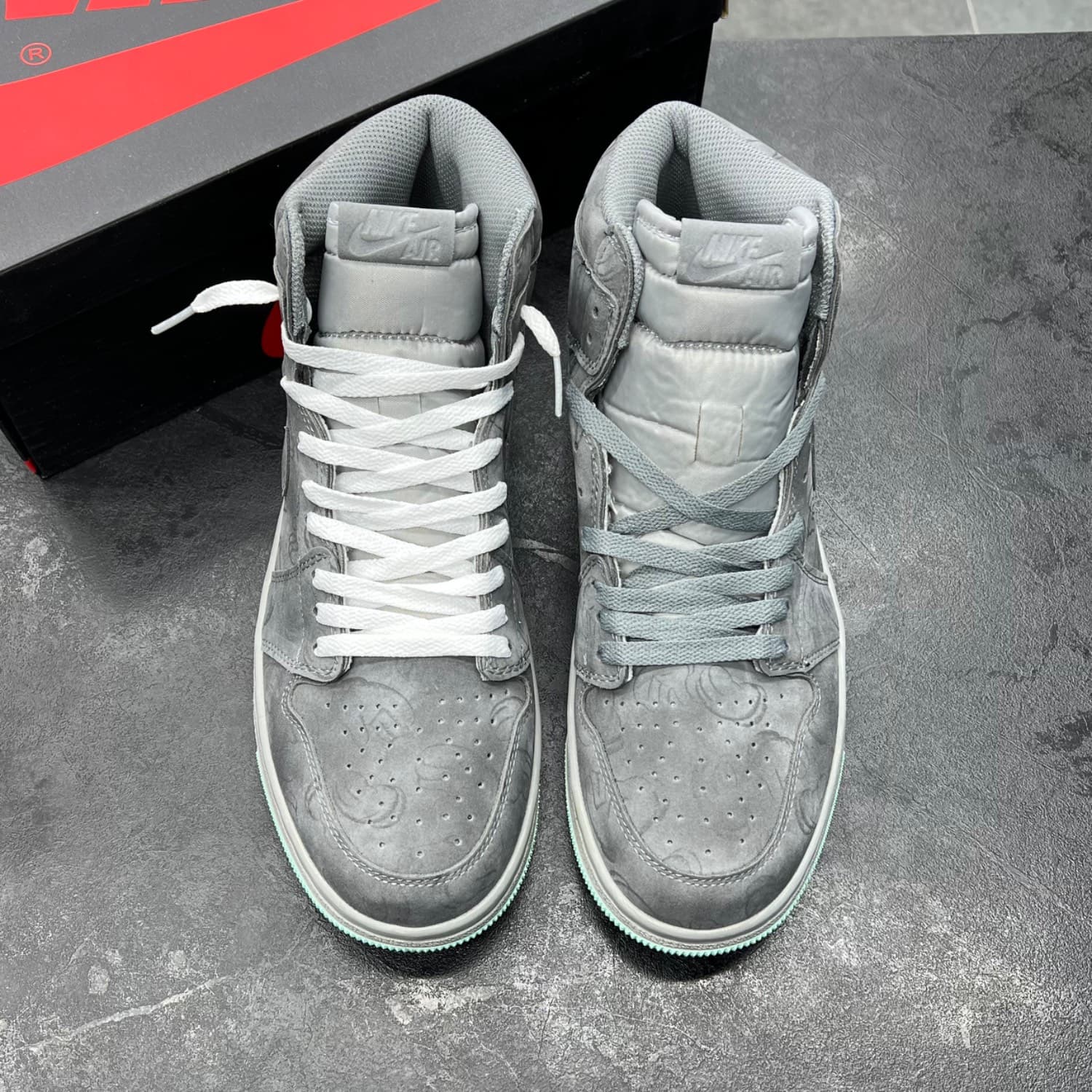 جردن وان های کاز air jordan 1 high kaws — تصویر ۲