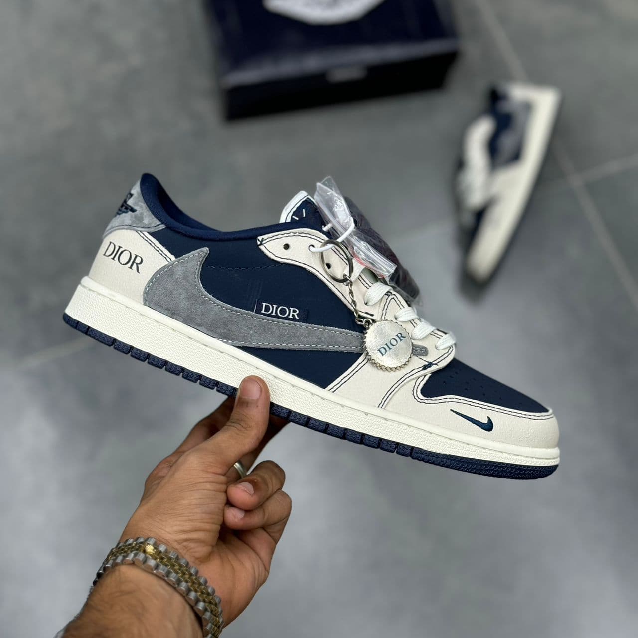 جردن 1 لو ترویس دیور Jordan Travis x Dior