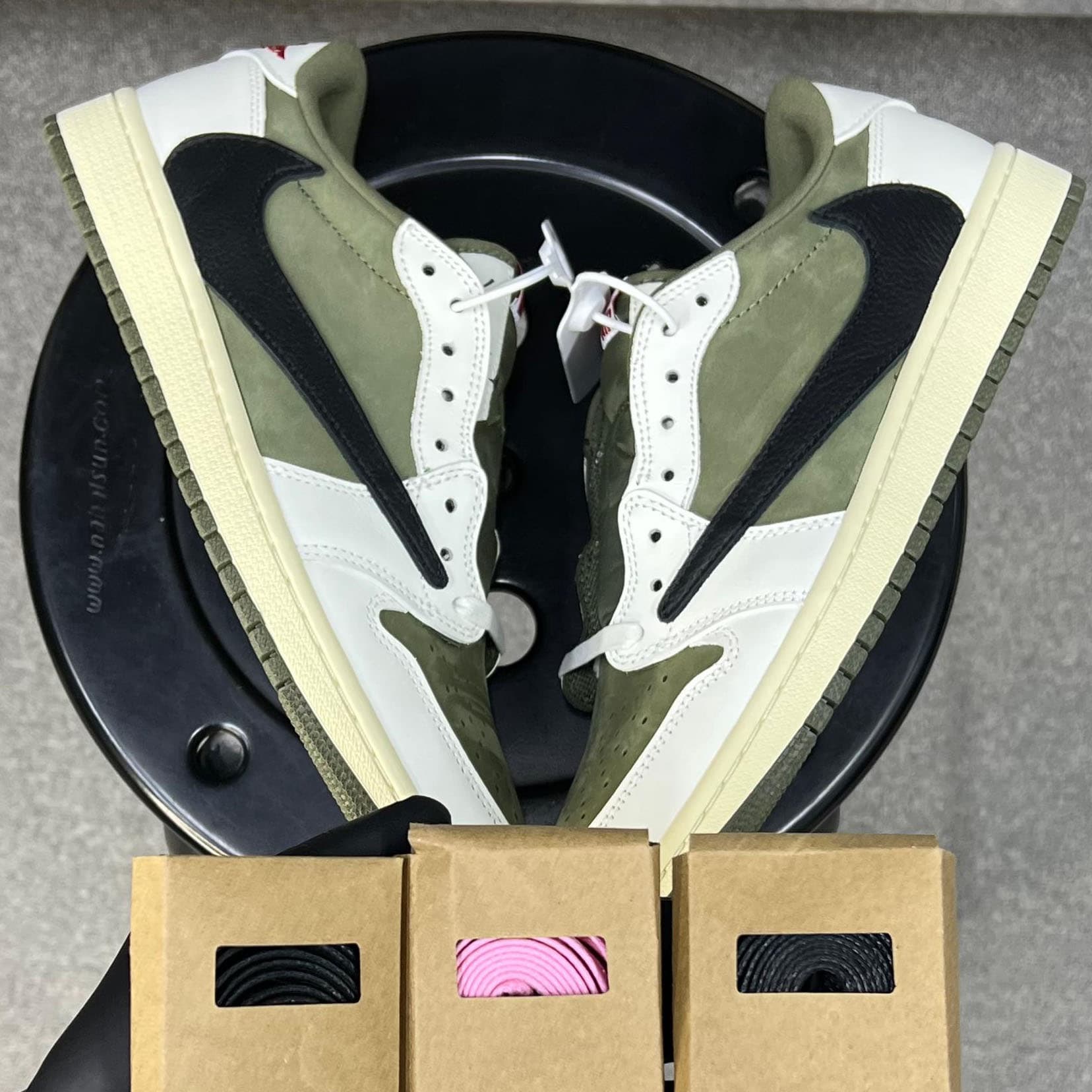 جردن 1 اولیو (مستر کوالیتی) JORDAN 1 LOW OLIVE — تصویر ۲