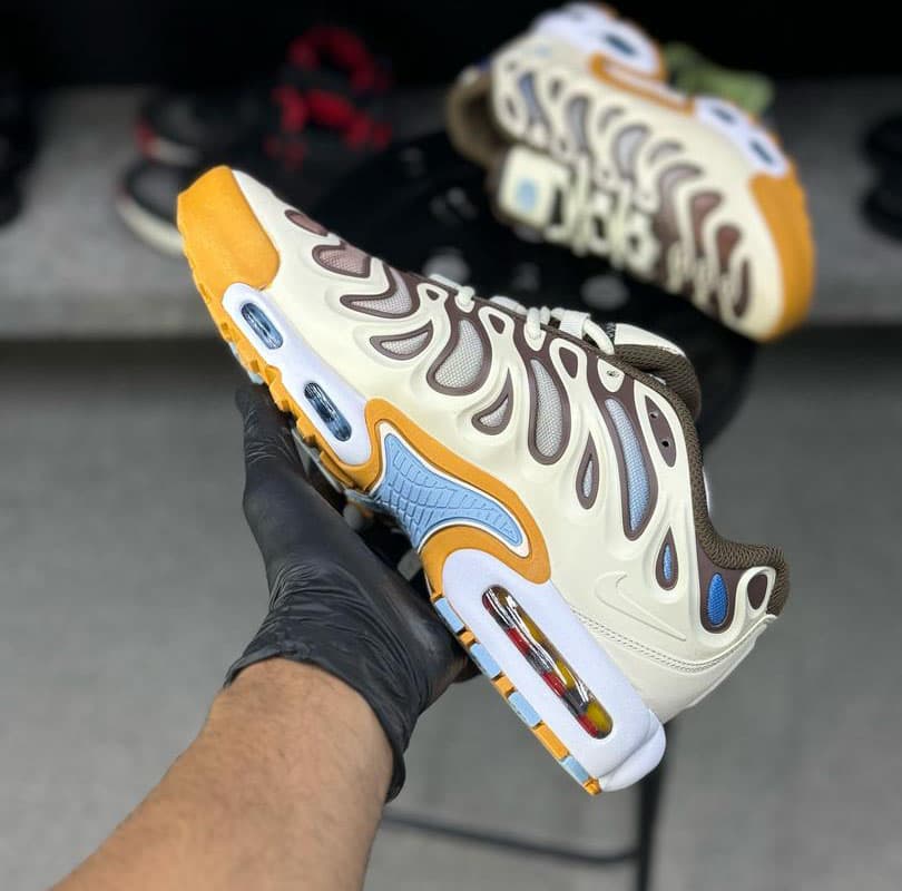 نایک ایرمکس پلاس تی ان NIKE AIR MAX PLUS TN – PHANTOM CACAO WOW — تصویر ۳