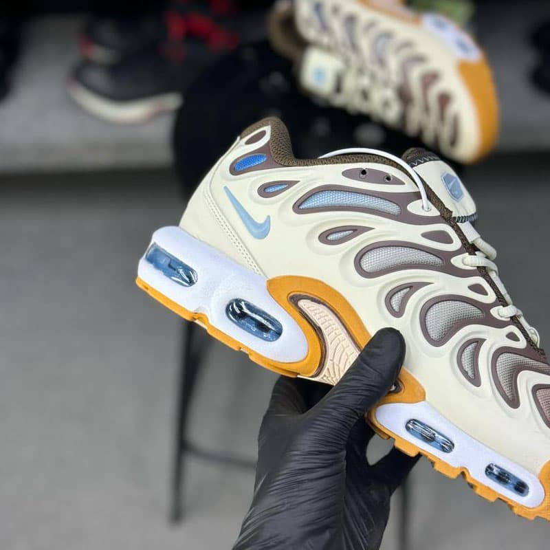 نایک ایرمکس پلاس تی ان NIKE AIR MAX PLUS TN – PHANTOM CACAO WOW — تصویر ۲