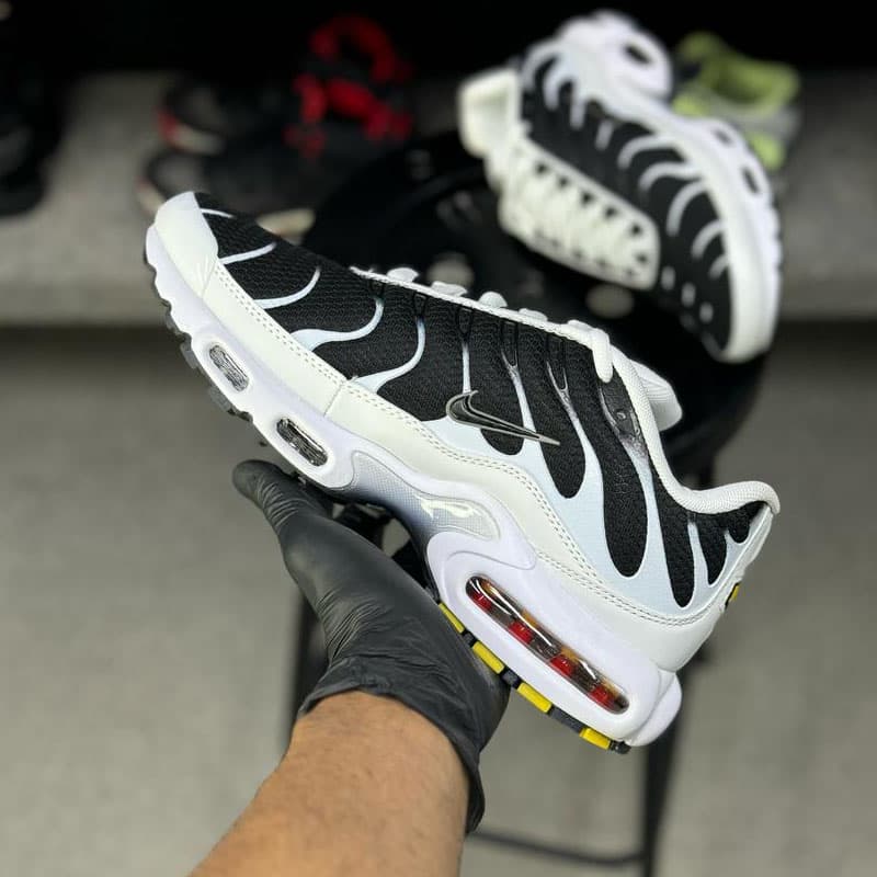 نایک ایرمکس پلاس تی ان NIKE AIR MAX PLUS TN – KILLER WHALE — تصویر ۴