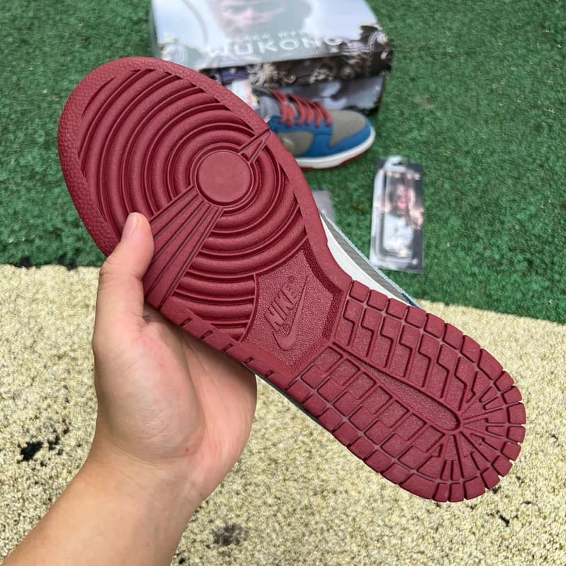 نایک اس بی دانک لو بلک میت Nike sb dunk low black myth Wukong — تصویر ۸