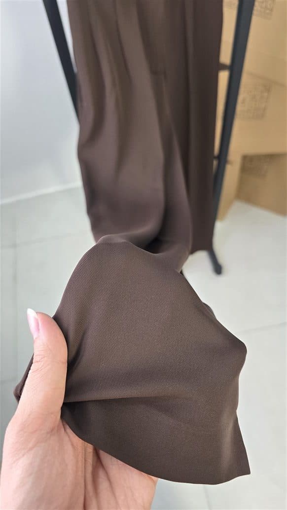 شلوار فول بگ زنانه کرپ سان قهوه ای — تصویر ۲