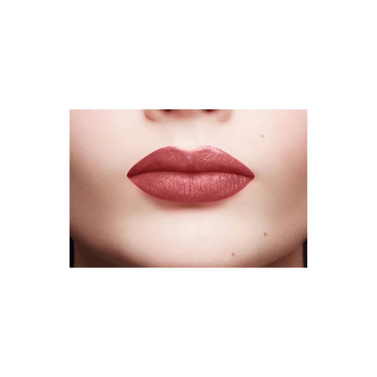 رژ لب لورال مدل Color Riche Satin 110 — تصویر ۳
