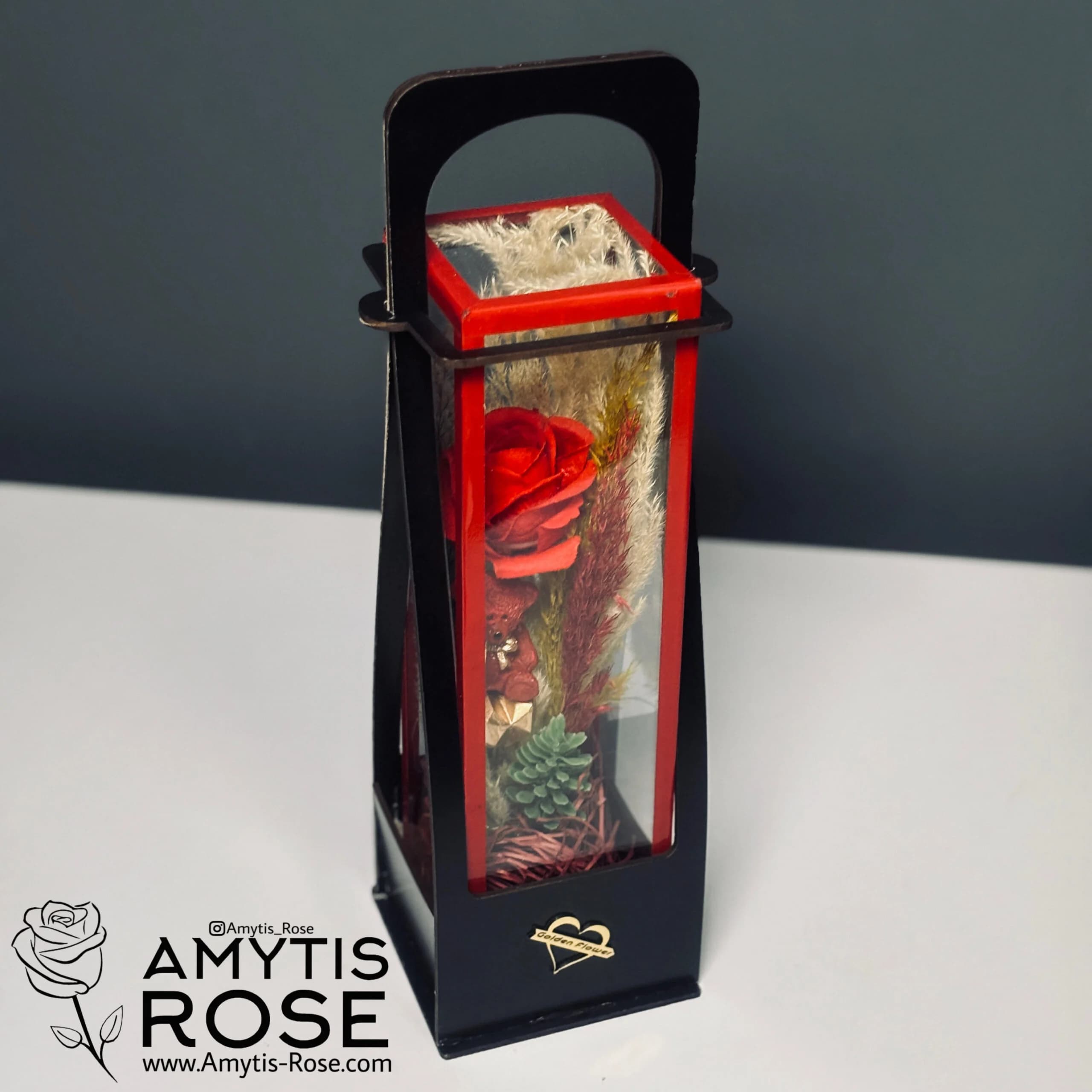 باکس گل طرح فانوس مشکی | هدیه عاشقانه خاص | آمیتیس رز - Amytis Rose — تصویر ۳
