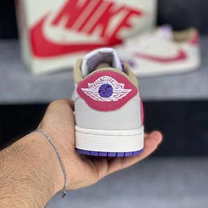 جردن 1 لو ترویس اسکات فرگمنت وایت پینک پرپل Jordan 1 Low Travis Scott Fragment White Pink Purple — تصویر ۴