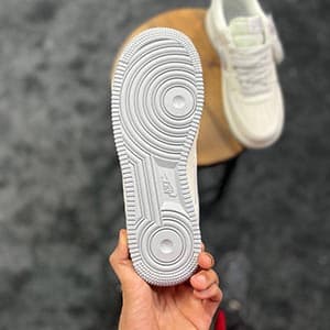 نایک ایرفورس 1 لو کیپ فرش متالیک سیلور Nike Air Force 1 Low Keep Fresh Metallic Silver — تصویر ۴