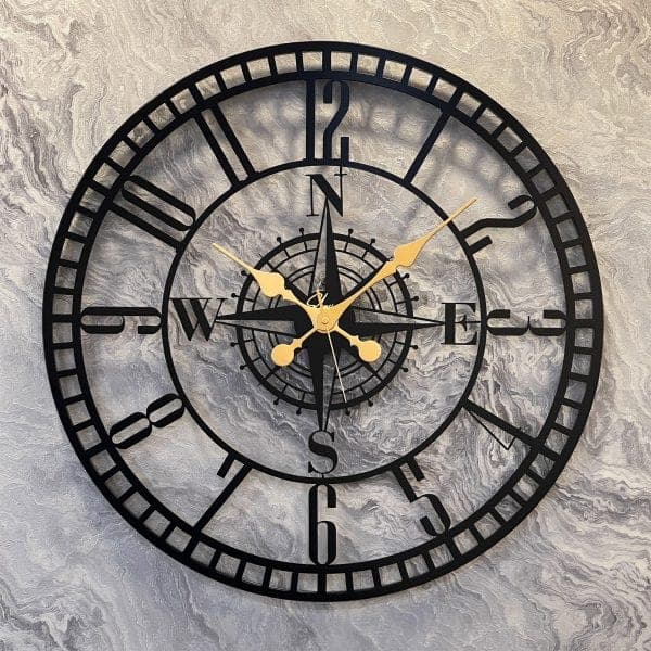 ساعت دیواری طرح قطب نما (Compass)