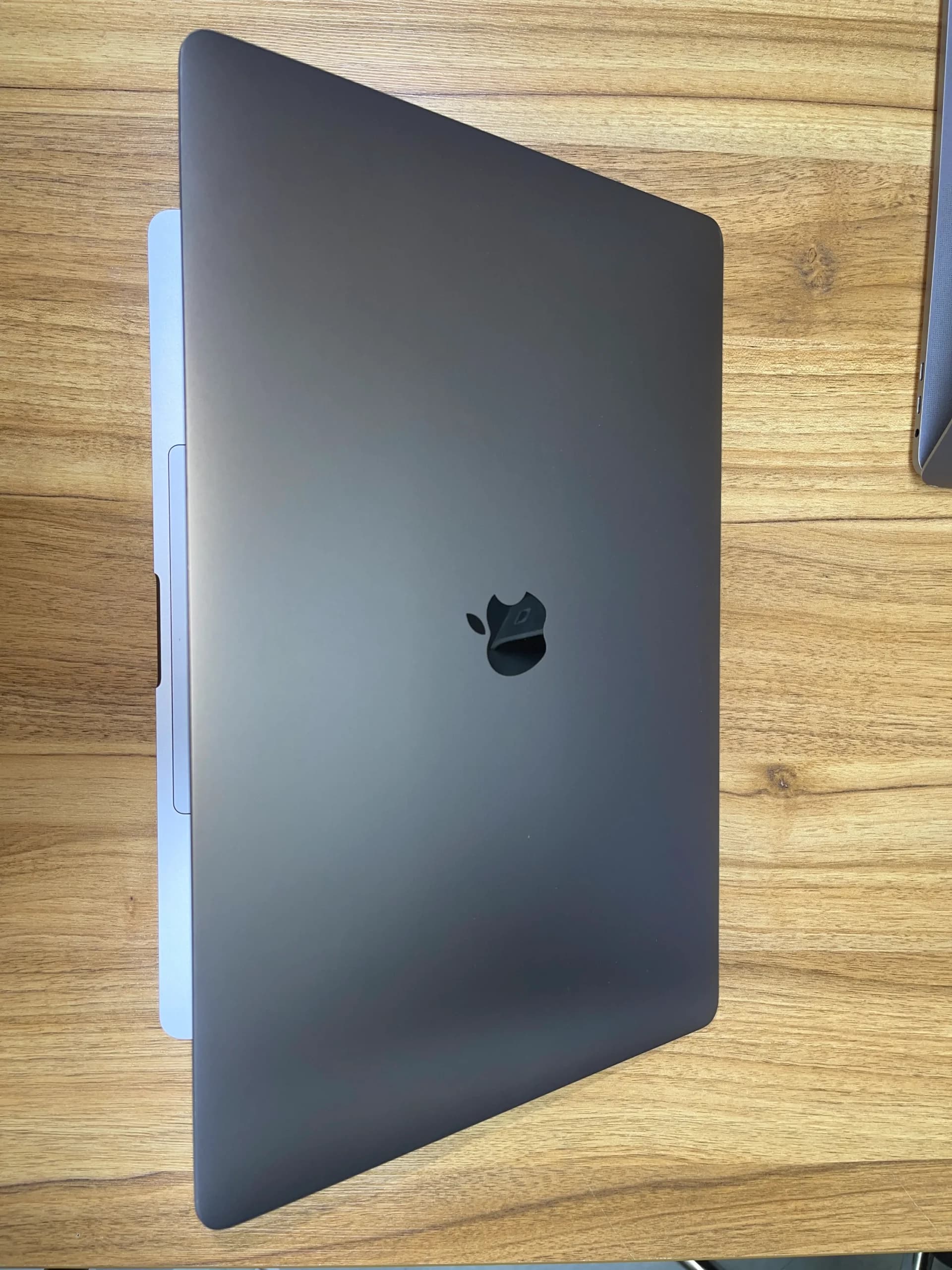 مک بوک پرو استوک 16 اینچی اپل مدل MacBook Pro (A2141) 2019- Core i7- 16/512GB- خاکستری — تصویر ۵