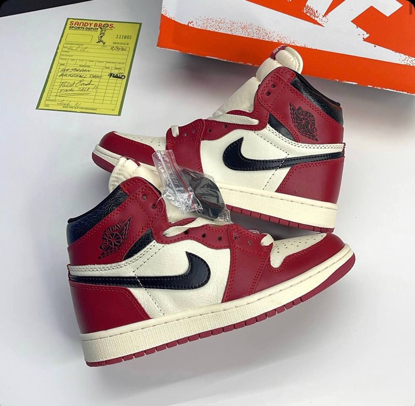 کفش کتونی نایک ایر جردن 1 ساقدار شیکاگو لاست اند فاند Nike Air Jordan 1 Chicago Lost and Found — تصویر ۳