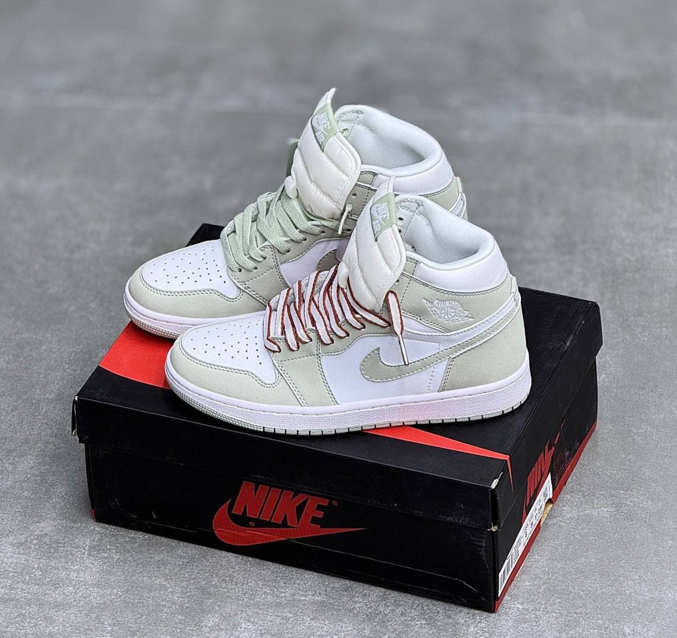 کفش کتونی زنانه نایک ایر جردن 1 ساقدار سی فوم (سبز ماچا) Nike Air Jordan 1 Retro High Seafoam — تصویر ۲