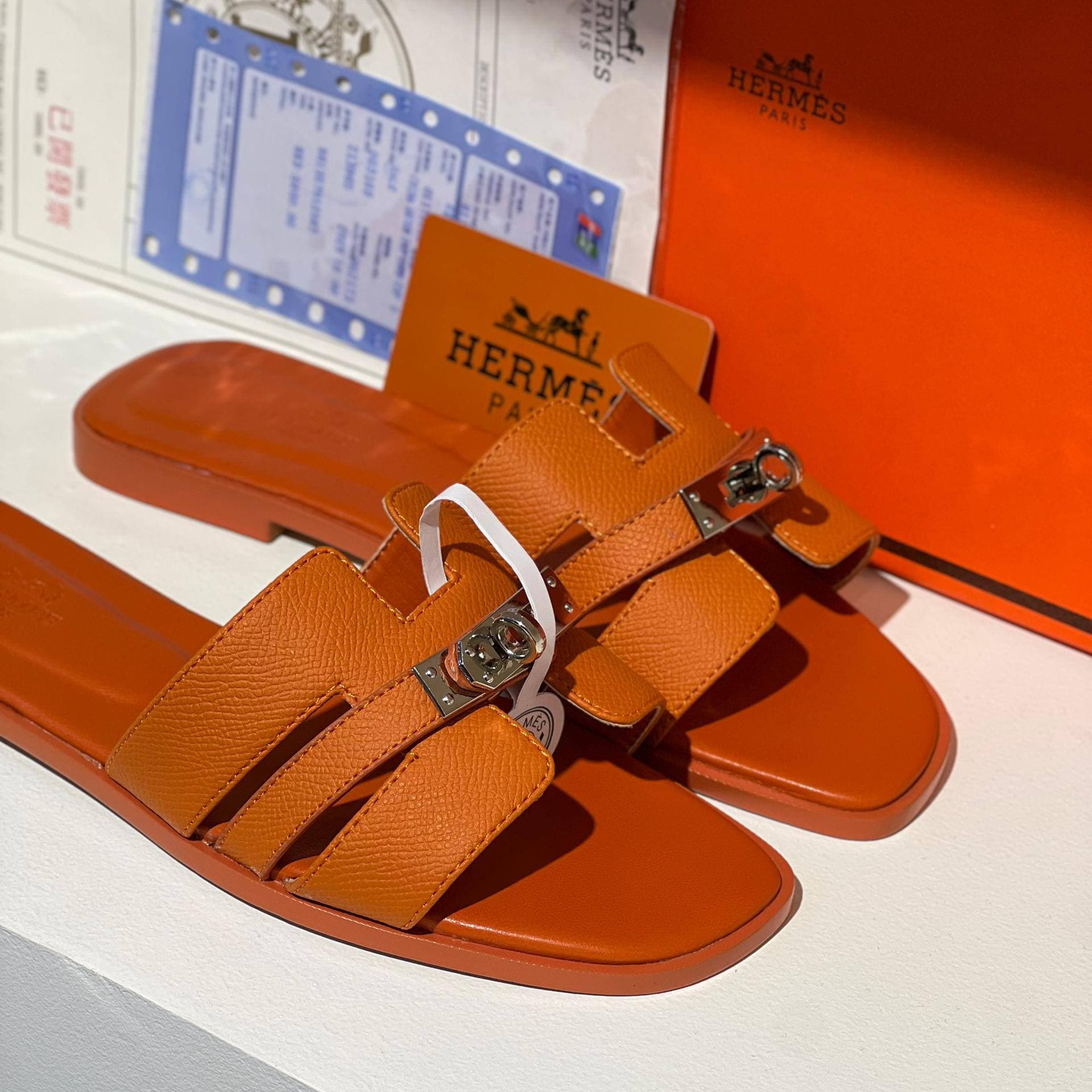 صندل زنانه هرمس کلی Hermès Kelly Sandals — تصویر ۴
