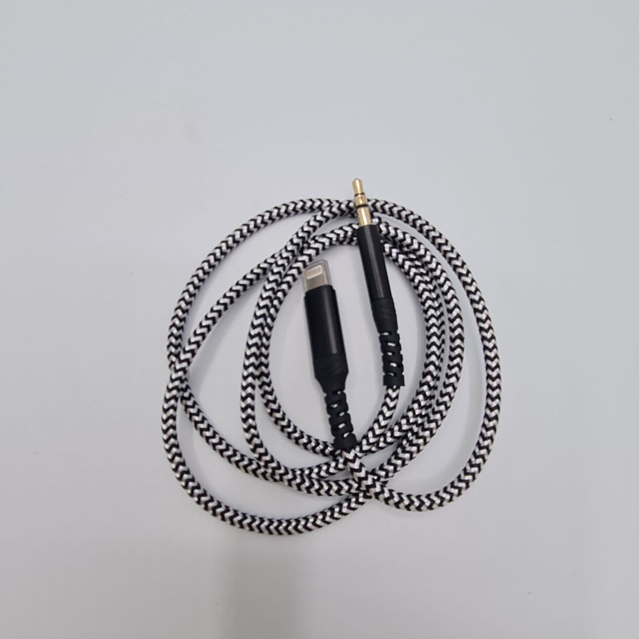 کابل تبدیل صدای لایتنینگ Lightning to 3.5mm Aux Cord — تصویر ۶