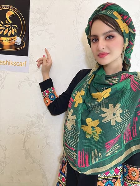 شال نخی ریچموند طرح گلدار | سبک، لطیف و مناسب استایل روزمر — تصویر ۳