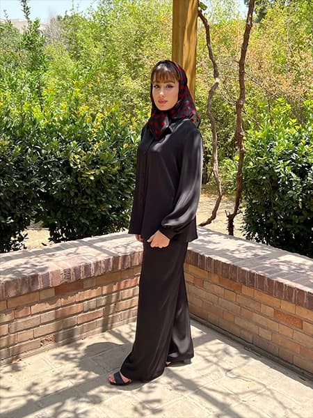 شلوار کرپ ویسکوز مزونی مشکی با کیفیک — تصویر ۳