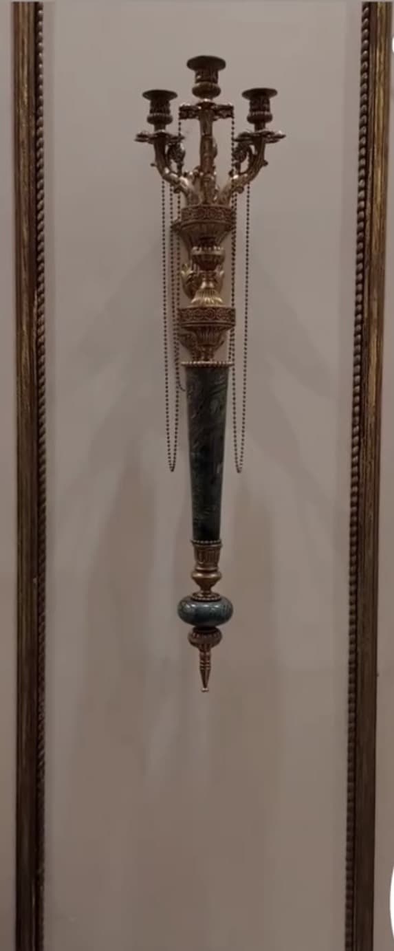 جا شمعی دیوارکوب سنگ و برنز — تصویر ۲