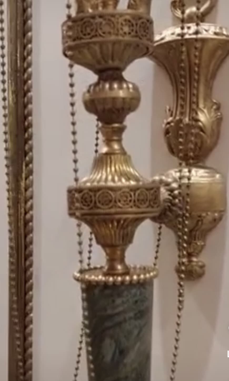 جا شمعی دیوارکوب سنگ و برنز — تصویر ۳