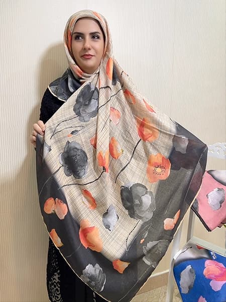 روسری نخی طرح شاخه گل — تصویر ۲