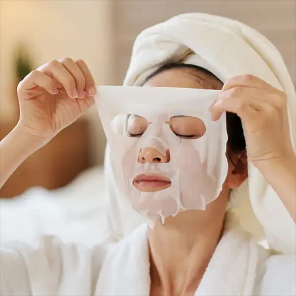 ماسک صورت ورقه ای سفیدکننده و سفتکننده ۷۰٪ عصاره برنج سادور — تصویر ۲