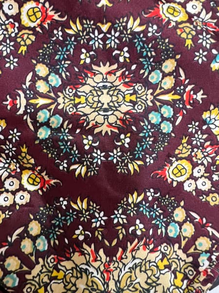 روسری طرح گل ریز — تصویر ۳