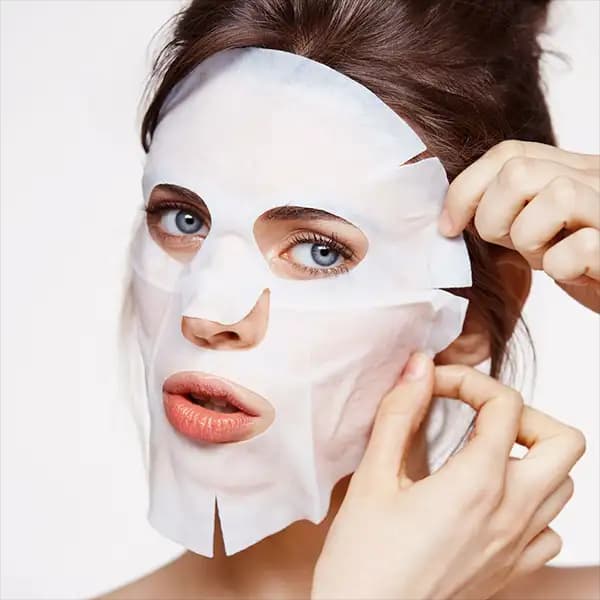 ماسک ورقه ای صورت سفید کننده آربوتین کریسمسی سادور — تصویر ۵