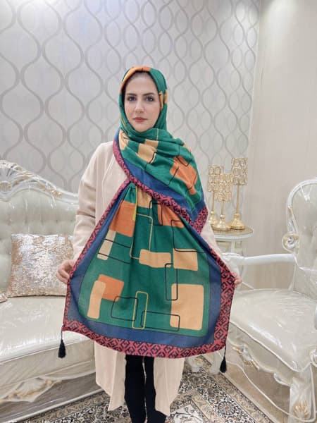 شال پاییزی طرح فندی خوش رنگ — تصویر ۲