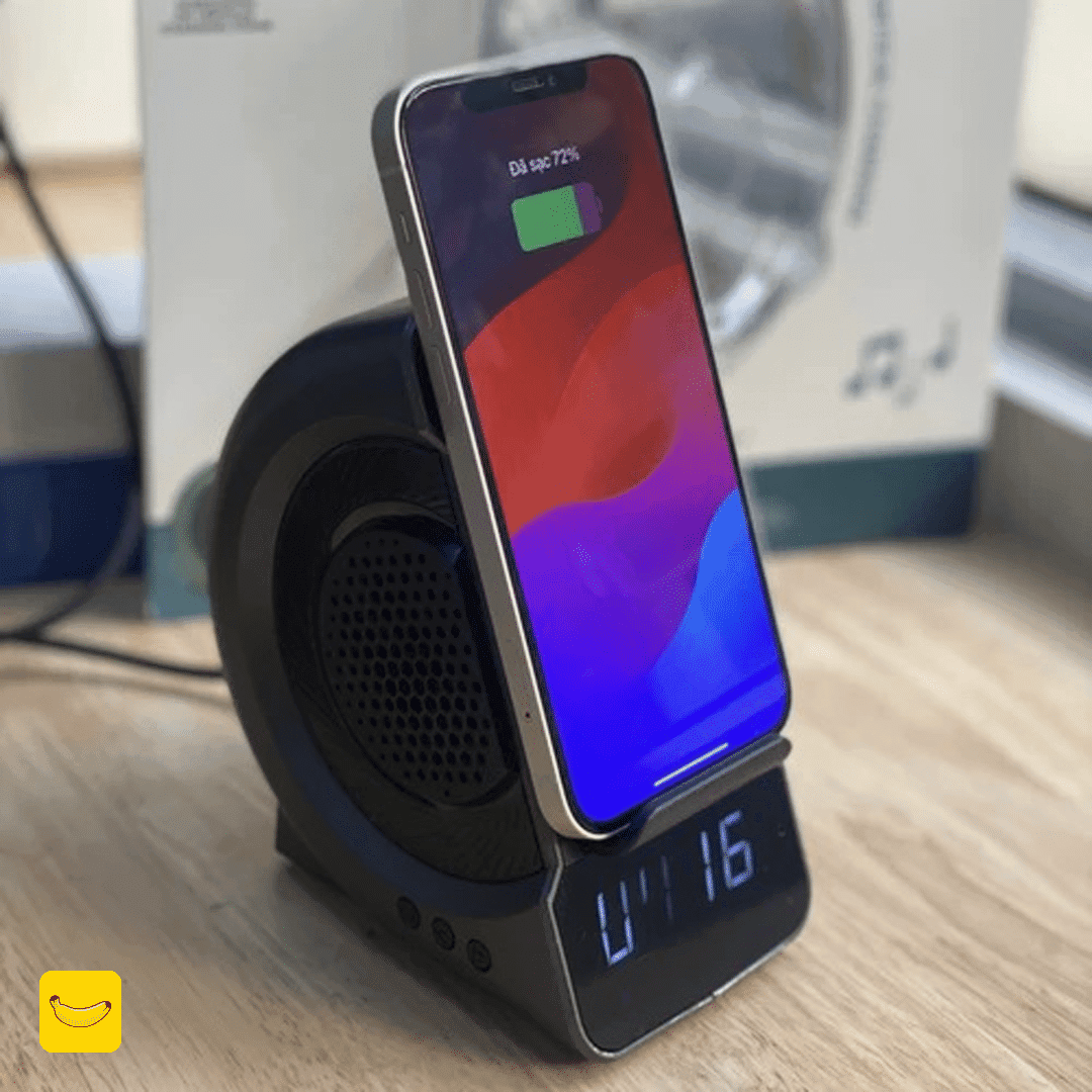 هولدر موبایل همراه با شارژر وایرلس و اسپیکر و ساعت دیجیتال مدل sam02 — تصویر ۲