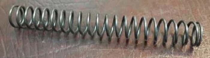 فنر مفتولی پشت پیستون دستگاه M66