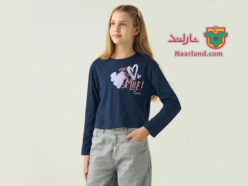 تیشرت کراپ آستین بلند نخی برند Juniors سرمه ای طرح قلب