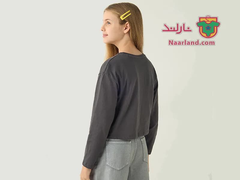 تیشرت کراپ آستین بلند نخی برند Juniors خاکستری طرح پولک برگردان قلب صورتی — تصویر ۵