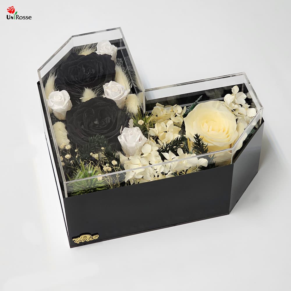 باکس گل رز جاودان مدل رایلین مشکی BW — تصویر ۴
