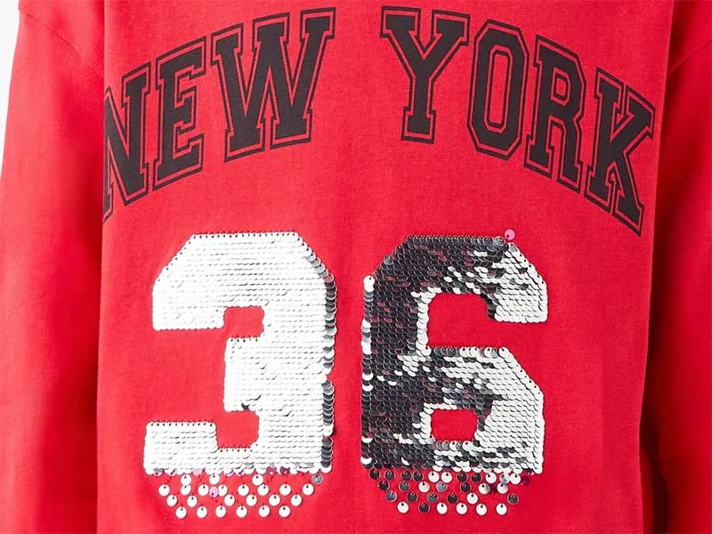 تیشرت کراپ آستین بلند نخی برند Juniors قرمز پولک برگردان new york 36 — تصویر ۲