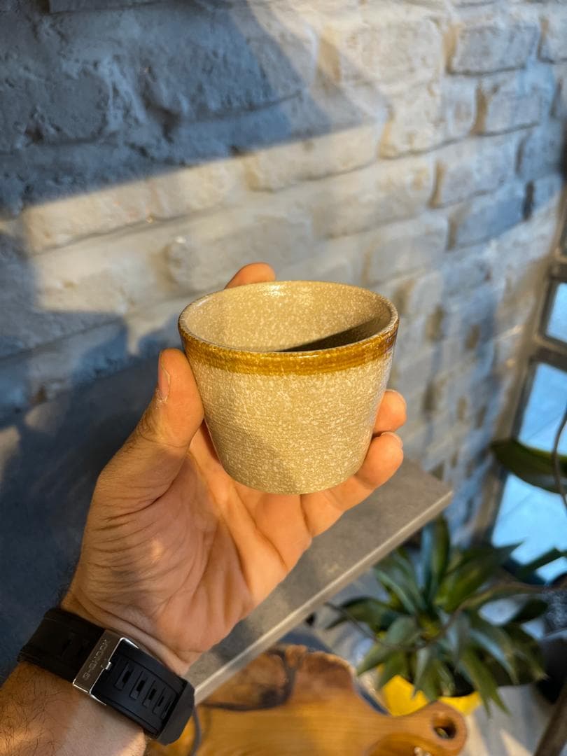 فنجان طرح سنگی — تصویر ۳