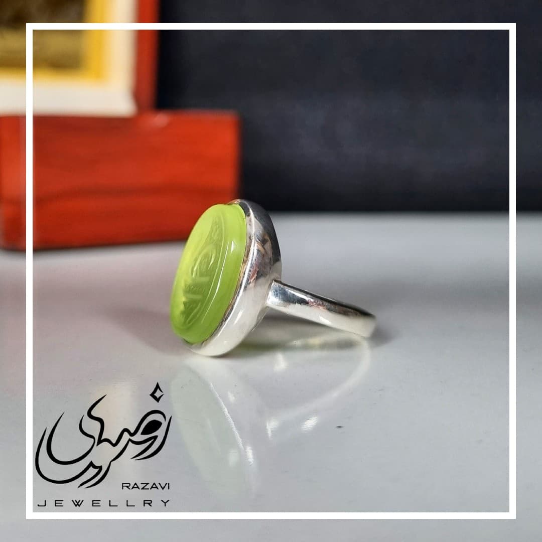 انگشتر نقره مردانه عقیق سبزد کاهویی با حکاکی علی — تصویر ۲