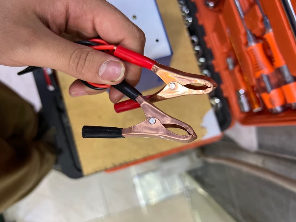 باطری شارژ کن دو کاره Inverter 1500W — تصویر ۳