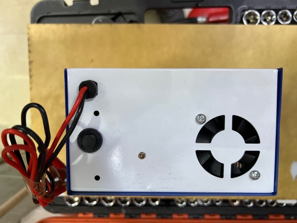 باطری شارژ کن دو کاره Inverter 1500W — تصویر ۴