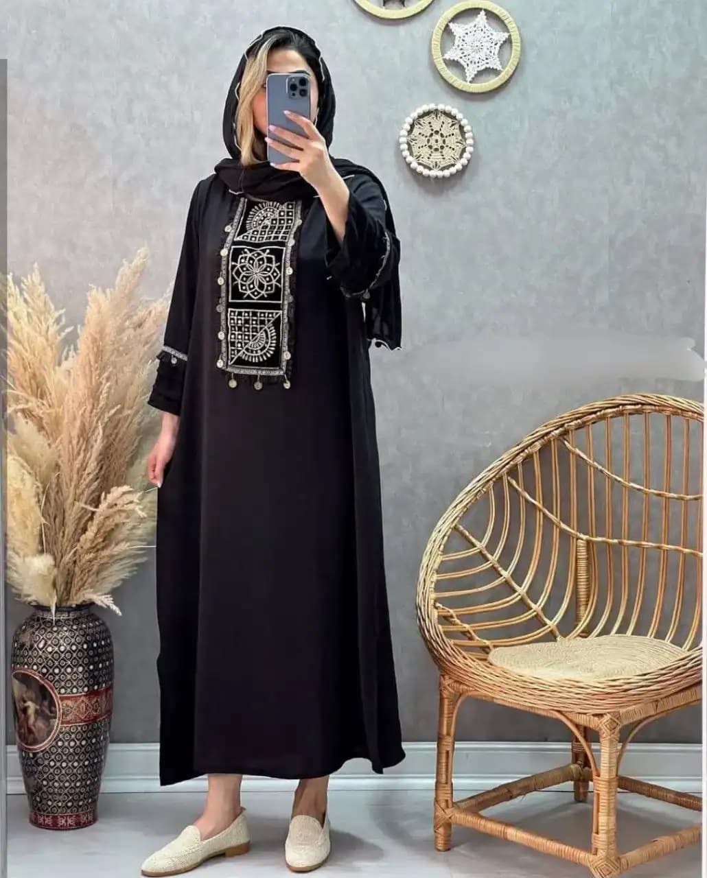 مانتو عبایی سکه ای دلربا — تصویر ۳